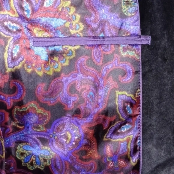 NEIMAN MARCUS Dark Olive Green Velvet Blazer, 42L - Picture 12 of 13